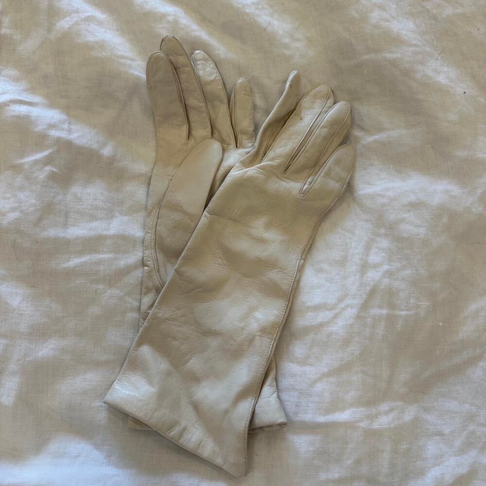 Fownes Women’s 7.5 Gloves Cream Leather Vintage Gloves